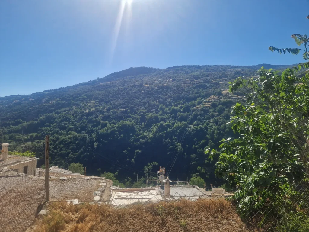 Vistas de la montaña de Pampaneira desde calle rosario 8